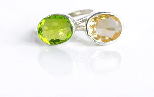 Vista 105 de Oval Birthstone Ring Bezel Set in Vermeil Gold, Sterling Silver, or Rose Gold, Stacking Birthstone Ring [rOMB]