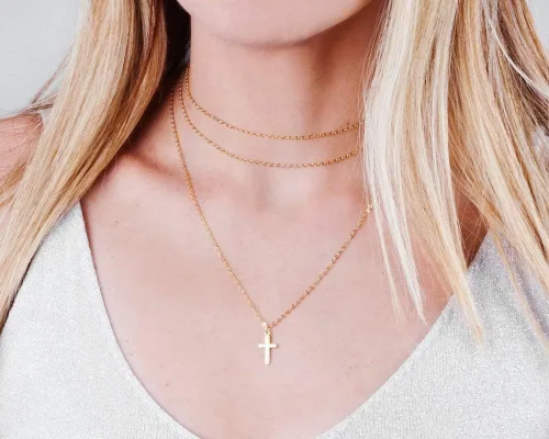 Vista 4 de Collar de cruz de oro para mujer, collares con colgante de cruz minimalista, longitud de 16 a 18 pulgadas, joyería cristiana hecha a mano, regalo