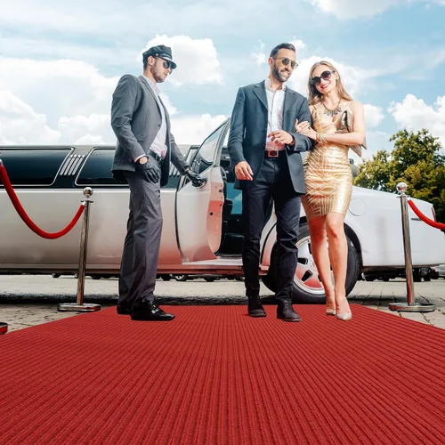 Vista 2 de HOMBYS Alfombra roja extra gruesa de 450 GSM para fiestas y eventos, 2.6 x 30 pies, camino de pasillo rojo para ceremonia de boda, alfombra