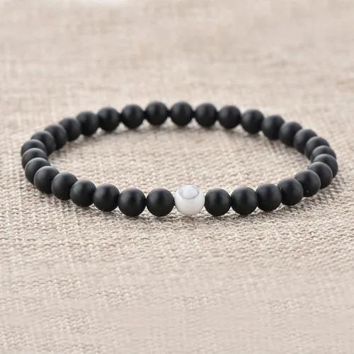 Vista 4 de Pulseras de amistad para parejas, de larga distancia, ágata mate negra y howlita blanca, cuentas de energía natural, brazalete para sus hombres