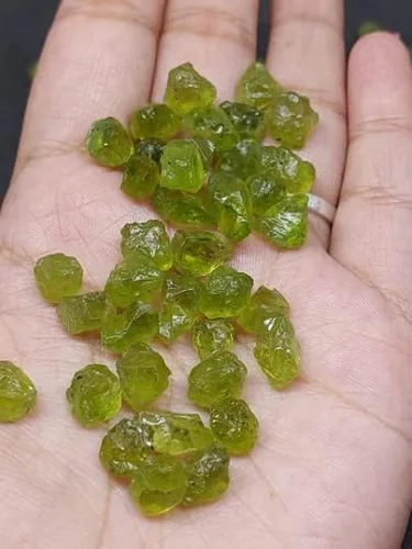Vista 8 de Krishiv Exports - 10 piezas, peridoto natural, piedra preciosa en bruto, peridoto verde, peridoto suelto, semiprecioso crudo, joyería de peridoto
