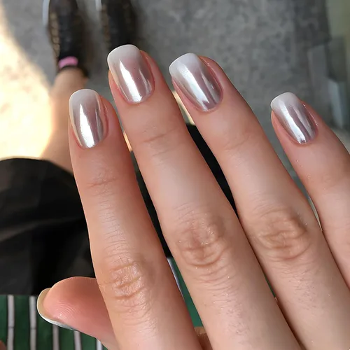 Vista 24 de Uñas postizas cortas cuadradas MABKJLF, uñas francesas falsas con gradiente, uñas de cobertura completa, flores blancas, uñas falsas con diseños