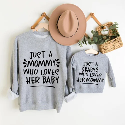 Vista 3 de Conjunto de sudadera de manga larga para mamá y mí con diseño de corazón para el día de San Valentín, para mamá y yo, sin botones, A#gris