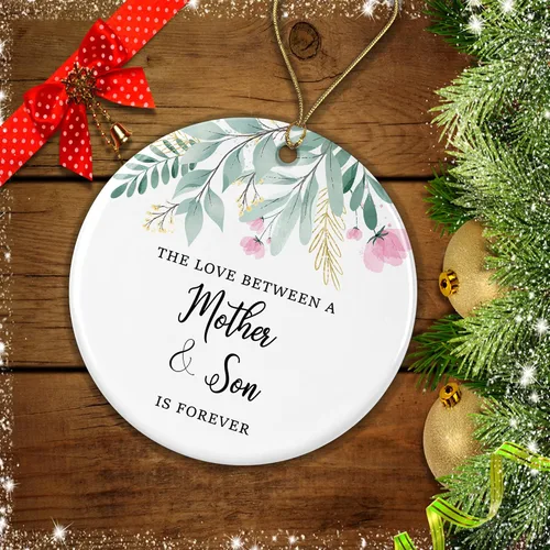 Vista 2 de El amor entre una madre y el hijo es para siempre, adorno para madre, adorno de hijo, adorno de Feliz Navidad, adorno de árbol impreso en ambos lados