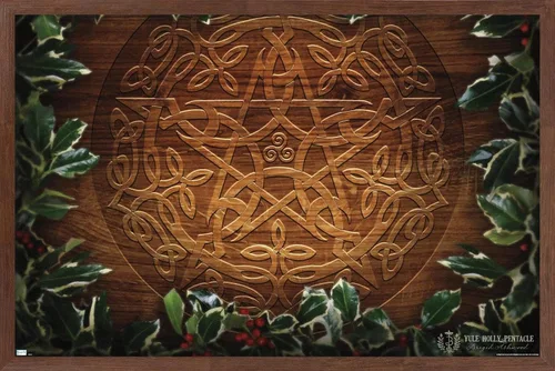 Vista 10 de Trends International Brigid Ashwood - Póster de pared con diseño de pentáculo navideño de Yule celta