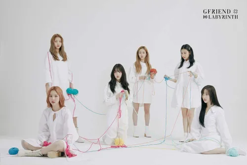 Vista 8 de Gfriend 8º Mini álbum de Laberinto Versión Aleatoria CD+60p PhotoBook+16p Mini Book+1p Pop Up Card+1p Photo Film+2p Selfie Phohto Card+Seguimiento