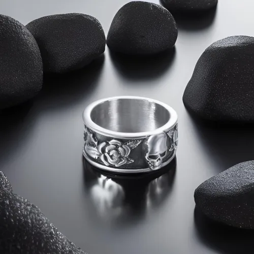 Vista 14 de Anillos de calavera gótica vintage para hombres y mujeres, acero inoxidable, ónix negro, anillo de póquer, anillo de esqueleto plateado