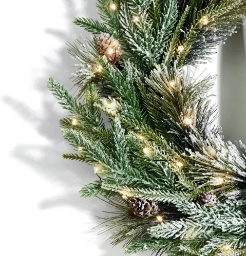 Vista 4 de LampLust Corona de Navidad para puerta delantera con luces, corona de ciprés de 22 pulgadas