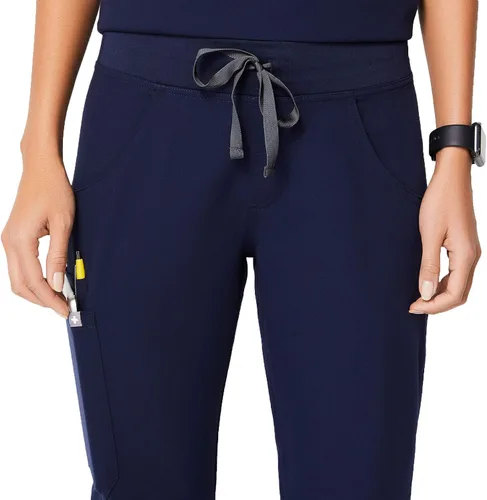 Vista 4 de FIGS - Pantalones quirúrgicos tipo cargo para mujer básicos ajuste perfecto súper flexibles muy suaves antiarrugas pantalones para profesionales