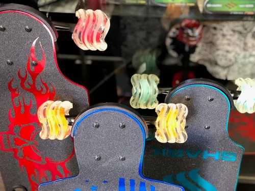Vista 3 de Ruedas Shark Wheel de 72 mm para longboard de crucero, fórmula DNA, juego de 4 ruedas