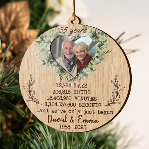 Vista 8 de V VIBEPY Adornos personalizados para parejas, adorno de aniversario 2023, 3.5 pulgadas, adornos de 3 capas, decoraciones de 35 aniversario