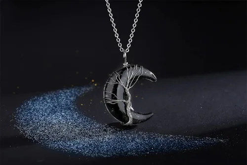 Vista 4 de MAIBAOTA Collar de Cristal Curativo, Collar de Luna Creciente con Árbol de la Vida envuelto en alambre, Collares con Colgante de Piedra Natural