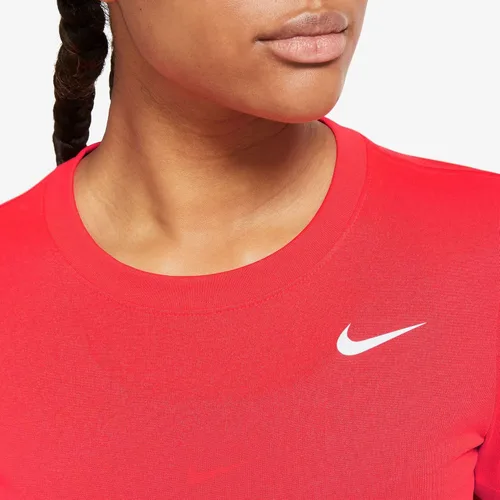Vista 25 de Nike Camiseta Dri-fit Legend para mujer