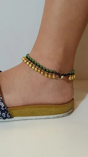 Vista 3 de Infinityee888 - Tobillera moderna de moda de jade verde y latón, 10 pulgadas, tejida con cordón de cera, hermoso estilo bohemio hippie hecho a mano