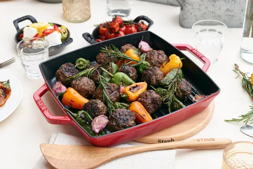 Vista 3 de Staub Dust 40511-685-0 Plancha rectangular con dos asas, 11.0 in, hierro fundido, rojo cereza