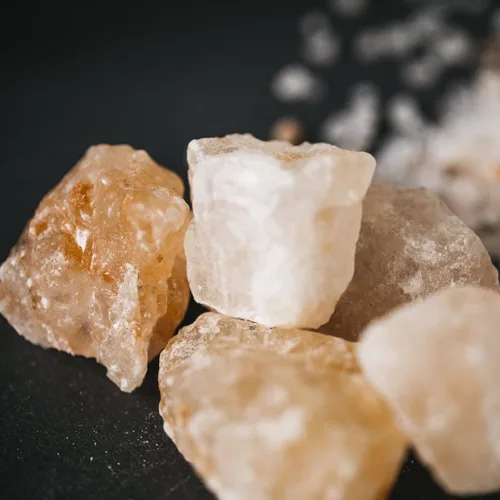 Vista 3 de Piedras de sal de cristal originales del Himalaya para suela: aumenta la hidratación, la energía, la vibración, la comunicación celular y repone