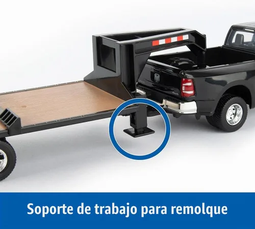 Vista 4 de Case IH 1/32 Big Farm Ram Dually Quad Cab con remolque Lowboy y cargadora Skidsteer Case SV340B 47155