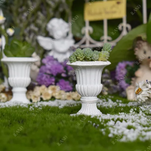 Vista 5 de iLAND Accesorios para casa de muñecas en miniatura, 2 plantas de casa de muñecas con flores secas (2 macetas de urna pequeña con flores)