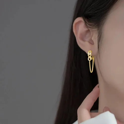 Vista 2 de SLUYNZ Aretes de aro de cadena de plata de ley para mujeres, adolescentes, aretes de aro minimalistas con borla