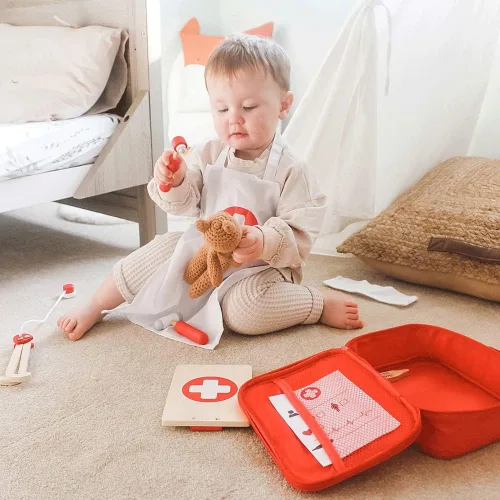 Vista 9 de Bigjigs Toys Juego de médicos para niños, juego de médicos de madera de 10 piezas con estetoscopio para niños, termómetro, medicina y más en estuche