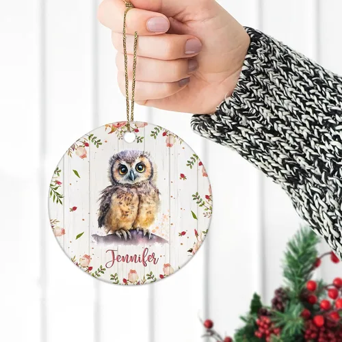 Vista 4 de Hyturtle Adorno de Navidad personalizado para los amantes de los búhos, adorno de cerámica con nombre personalizado de Just A Girl Who Loves Owls