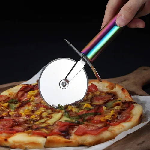 Vista 5 de Berglander Rueda de pizza, cortador de pizza de acero inoxidable con mango arcoíris, cortador de pizza súper afilado con chapado de titanio