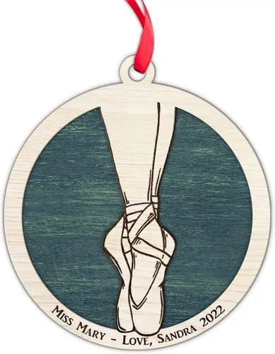 Vista 6 de Adorno personalizado de zapatillas de punta de ballet – Adorno de nombre de bailarín personalizado, adorno de madera cortado en capas de ballet