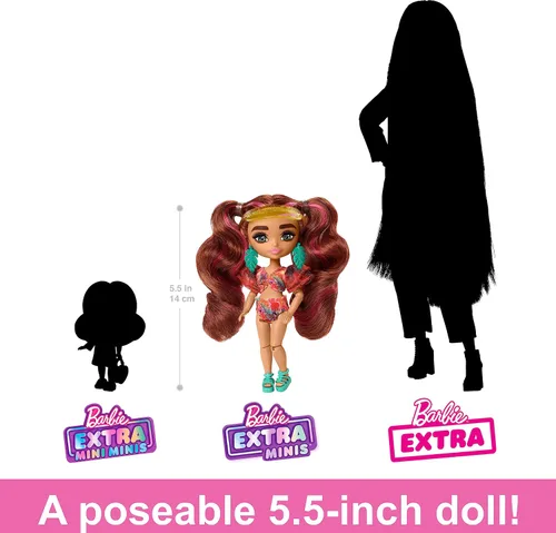 Vista 5 de Muñeca de viaje Barbie Extra Fly Minis, look de playa con coletas rosa con rayas en traje de baño, pareo y accesorios