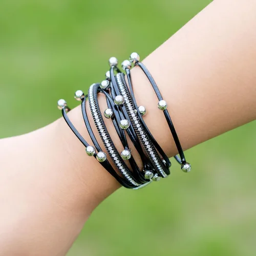 Vista 7 de FANCY SHINY Pulsera de cuero con cuentas bohemias, pulseras góticas apilables con cierre magnético