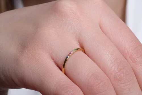 Vista 3 de Elegante joyero para mujer, 6 coloridos zafiros anillo en oro macizo de 9k, 14k y 18k, anillo delgado de zafiros multicolor, delicado arco iris