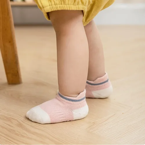 Vista 2 de Juego de 5 pares de calcetines antideslizantes para bebés, niños y niñas, juego de calcetines suaves y elegantes