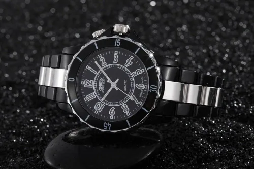 Vista 4 de blanco señoras relojes de trabajo 7 colores LED luz mujeres cuarzo reloj de moda impermeable analógico reloj