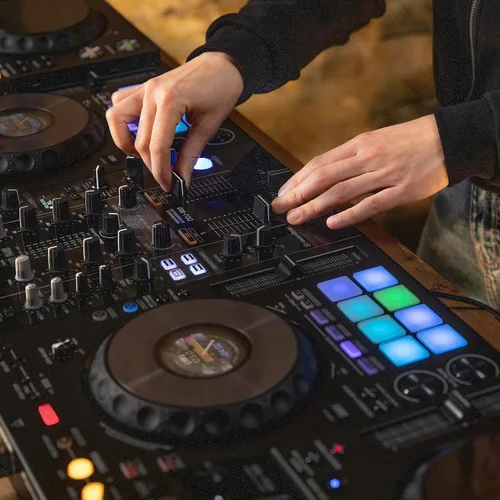Vista 9 de Pioneer DJ - Control de DJ, Rekordbox DJ, DDJ-800, 2 bandejas