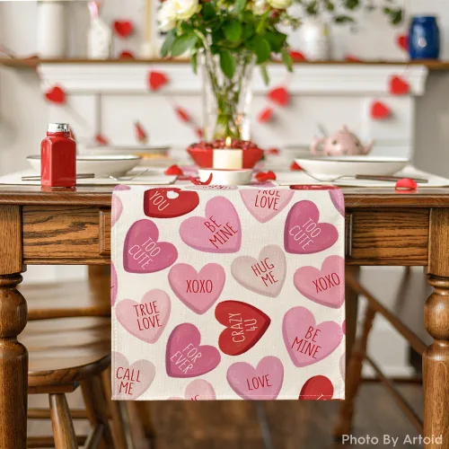Vista 2 de Artoid Mode Camino de mesa de corazón rosa Ture Love para festival, aniversario, cocina, comedor, decoración para decoración de fiesta del hogar, 13