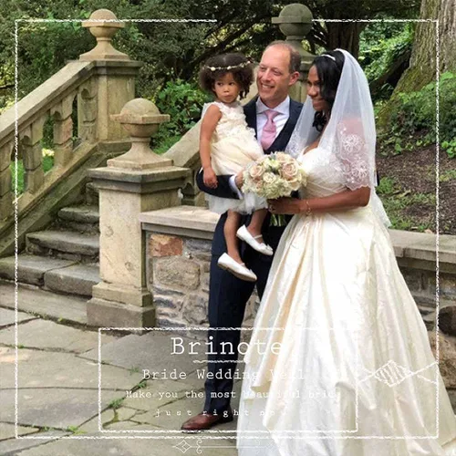 Vista 6 de Brinote Velos de boda con lentejuelas y borde de encaje para novias velo corto de 2 niveles longitud a la cadera velos de novia con peine brillante