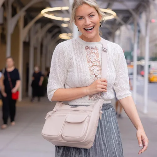 Vista 2 de Baggallini Modern Everywhere Bag