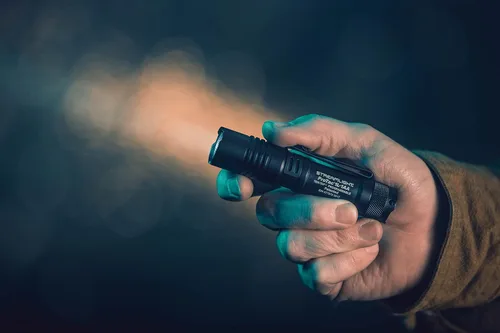Vista 4 de Streamlight 88061 ProTac 1L-1AA - Luz táctica profesional de combustible dual, 350 lúmenes, color negro