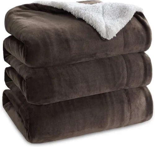 Vista 33 de Bedsure GentleSoft - Manta de forro polar Sherpa para sofá, manta de Navidad gruesa y cálida para invierno, manta de felpa suave y esponjosa como