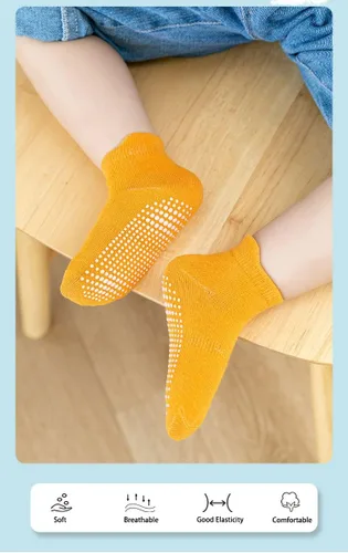 Vista 2 de Calcetines de tobillo antideslizantes para bebés con agarres antideslizantes para niños y niñas pequeños