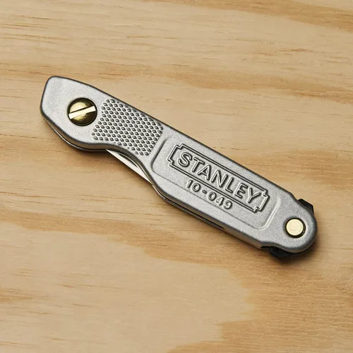 Vista 3 de Herramientas Stanley Consumer 10-049 Cuchillo multiusos de bolsillo robusto