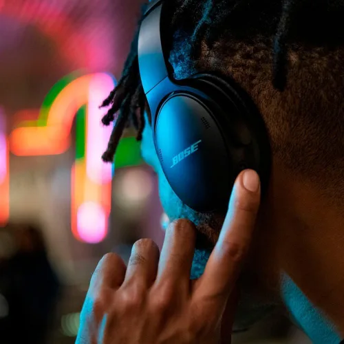 Vista 5 de Bose QuietComfort 45 Auriculares inalámbricos Bluetooth con cancelación de ruido, color negro triple (renovado)