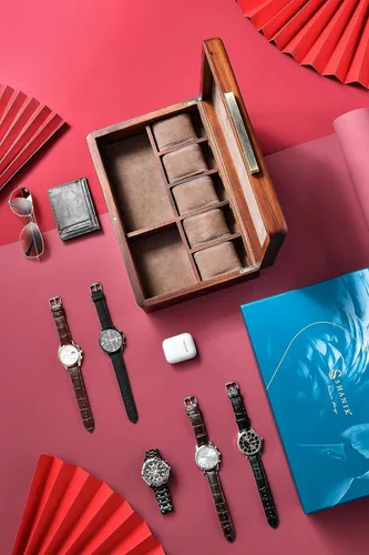 Vista 6 de Shanik Caja de reloj grande de madera para hombre, almacenamiento personalizado con 5 ranuras para relojes, caja organizadora para cosas personales