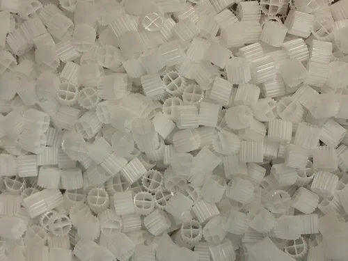 Vista 5 de K1 Bio Filter Media Moving Bed Biofilm Reactor (MBBR) para acuaponía, acuicultura, hidroponía - estanques - acuarios por Wholesale Koi Farm, 1 pie