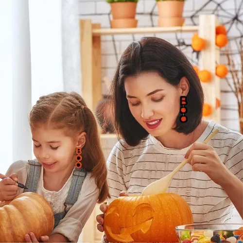 Vista 3 de 23 pares de aretes de Halloween para mujer, aretes de fantasma, calabaza y fantasma, bonitos aretes colgantes de maíz de caramelo, decoraciones