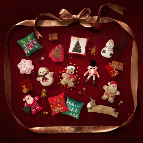 Vista 8 de Phantoscope Almohada Decorativa de Feliz Navidad Pan de Jengibre, Almohadas de Peluche Teddy Navideñas con Forma de Pan de Jengibre con Gorro