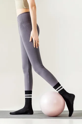 Vista 7 de Calcetines antideslizantes de yoga para mujer con agarre de pilates con agarres, calcetines atléticos para hospital para mujer