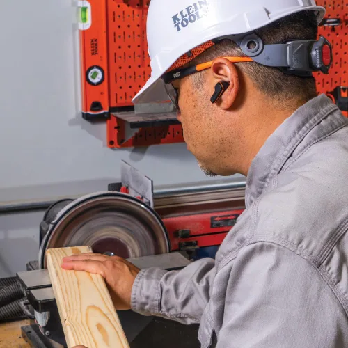 Vista 10 de Auriculares Klein Tools AESEB2 Elite Bluetooth para el lugar de trabajo, auriculares True Wireless, protección auditiva NRR 25 dB, tiempo