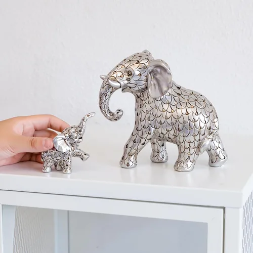 Vista 3 de Estatua de elefante plateado vintage. Figuras de elefante que inspiran buena suerte, salud. Regalos únicos de elefante para mujeres, mamás. Adornos