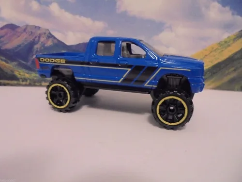 Vista 3 de Hot Wheels, 2016 HW Hot Trucks, Dodge Ram 1500 [Azul] Exclusivo #144/250