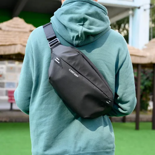 Vista 7 de Bolso bandolera expandible unisex resistente al agua, mochila de hombro para el pecho, mochila casual para viajes al aire libre, Negro -, Casual